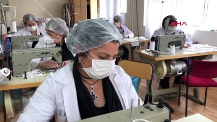 KARS Korona savaşının Nene Hatunları maske üretiyor