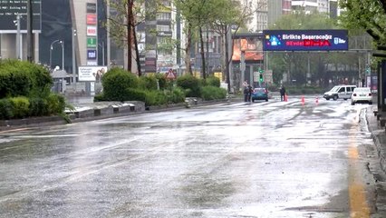 ANKARA Başkent'te meydanlar ve caddeler boş kaldı