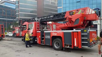 Pendik'te kapalı otoparkta yangın