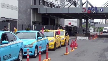 Sağlık çalışanlarına ücretsiz taksi hizmet kısıtlamanın 3’üncü gününde de devam etti