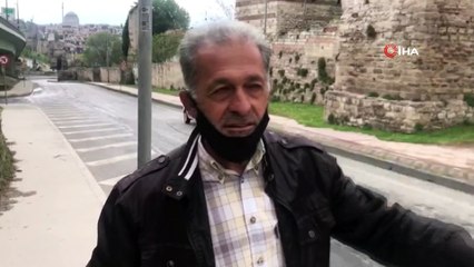 Fatih, Topkapı Kaleiçi’nde bulunan tarihi surların bir kısmında aniden çökme meydana geldi.