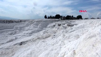 DENİZLİ Kleopatra'nın yüzdüğü 2 bin 500 yıllık antik havuz, en boş günlerini yaşıyor