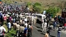 महाराष्ट्र-मध्यप्रदेश राज्यमार्ग सेंधवा के बिजासन बॉर्डर पर पुलिस पर पत्थराव, तीन पुलिसकर्मी घायल