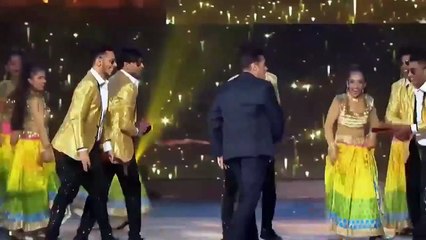 Kapil Sharma Very Funny Comedy With Salman Khan And Katrina Kaif In Award Functi ( Source )