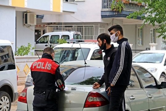 Polis ikinci kez yakaladığı gençleri affetmedi