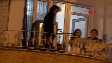 MARDİN Evde kalanlar için ilahi seslendiren grup, bu kez dua okudu