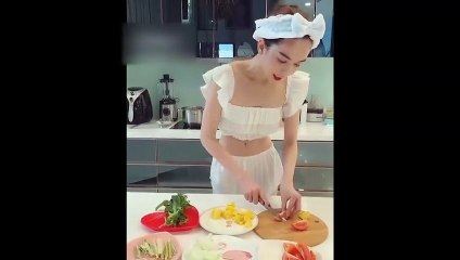 NGỌC TRINH NẤU ĂN