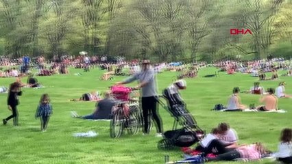 New Yorklular güzel havayı görünce parklara koştu