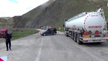 Heyelan nedeniyle kapanan kara yolunda çalışmalar sürüyor
