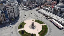 Taksim Meydanı ve İstiklal Caddesi'nde Tarihi Sessizlik