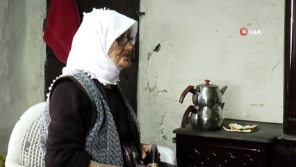 Yarım Asır Boyunca Elektriksiz Yaşayan Hesna Nine Eskileri Anlattı