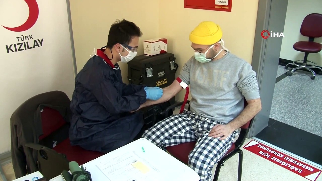 Koronavirüsü Yenen Genç Doktordan Plazma Bağışı