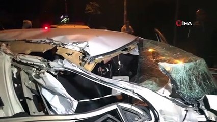 Direksiyon Başında Dezenfekte Kullanmaya Çalışırken Park Halindeki Kamyona Çarptı 3 Yaralı