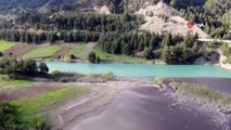 Sır Barajı ve Hidroelektrik Santrali’nde Suyun Rengi Siyaha Döndü