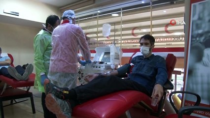 Koronayı Yendi, Hayat Kurtarmak İçin Kızılay'a Koştu