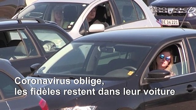Coronavirus: au Danemark, l'office du dimanche en drive-in organisé par une église évangélique