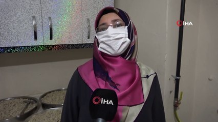 Sivas’ta Bir Grup Kadın, Eğitim Görmek İçin Sivas’a Gelen Afrikalı Öğrencilere Yemek Yaptı