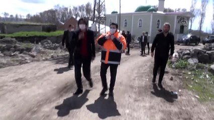 Bakan Soylu, PKK'lı teröristlerin oğlunu kaçırdığı Salih Gökçe ile görüştü