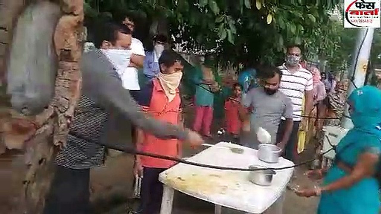 Greater Noida jaruratmand Ko Mila khana