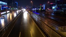 İstanbullular sokağa çıkma kısıtlamasının bitmesiyle akaryakıt istasyonlarına akın etti