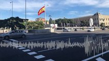 La Policía multa a conductores por llevar la bandera española