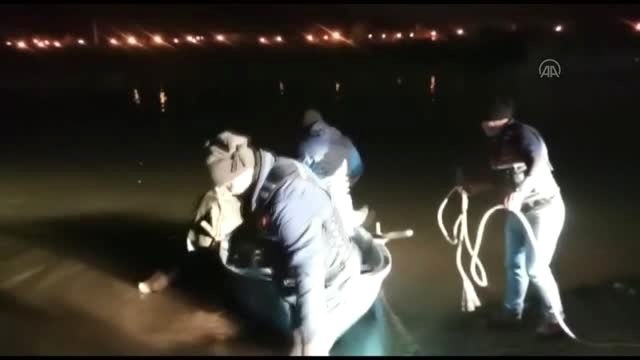 Kaçak avlanan 10 ton inci kefali suya bırakıldı