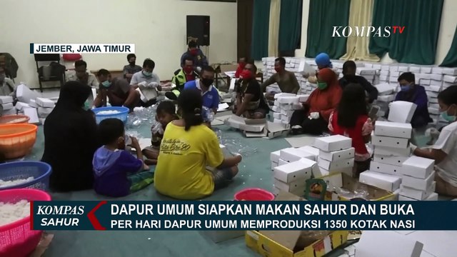Dapur Umum Produksi 1350 Kotak Nasi untuk Sahur dan Berbuka Puasa