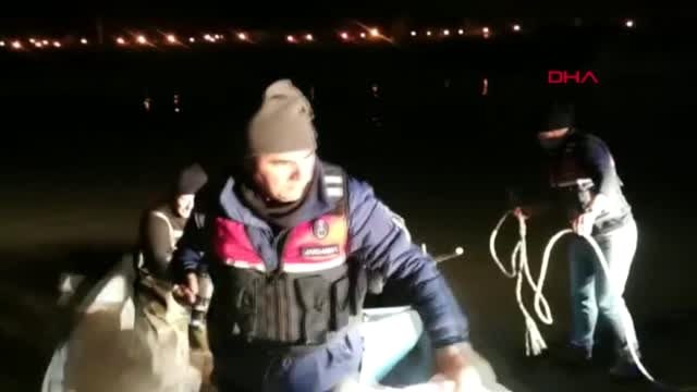 Van'da ele geçirilen 10 ton inci kefali tekrar suya bırakıldı