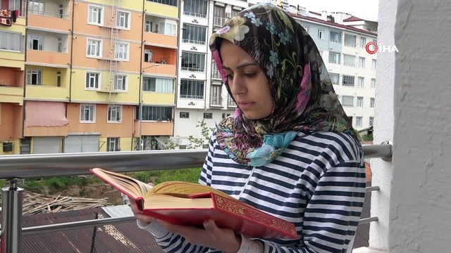Elazığ'da korona nedeniyle, mukabele geleneği balkonlarda sürdürülüyor