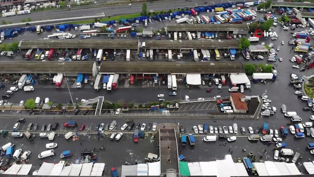 Bayrampaşa Sebze ve Meyve Hali'nde yoğunluk