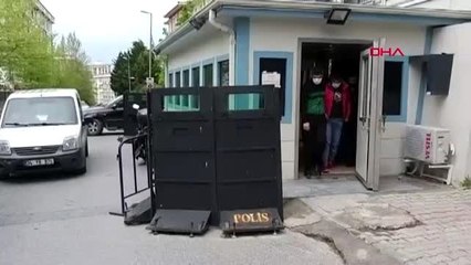 ESENYURT'TA SOKAĞA ÇIKMA YASAĞINDA UYUŞTURUCU VE TABANCA İLE YAKALANDILAR