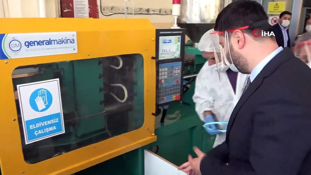 Meslek Lisesinde Günde 10 Bin Siperlik Maske Üretme Gururu