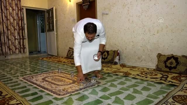 Bağdat'ta ramazan davulcuları koronavirüs gölgesinde sahur geleneğini sürdürüyor