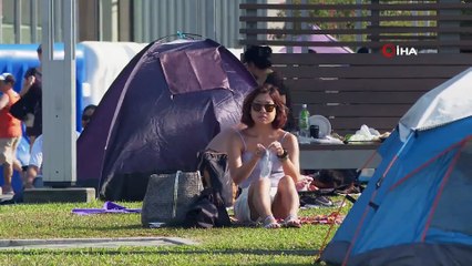 - Hong Kong'da korona virüse rağmen halk, plajlara akın etti