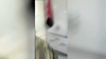 Evinden çıkamayan genç kıza jandarmadan doğum günü sürprizi