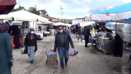 Bursalılar pazarlara akın etti