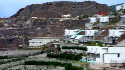 MUĞLA Bodrum Gündoğan'da kaçak yapıların yıkımı sürüyor