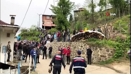 Rize'de arazi anlaşmazlığı nedeniyle silahla vurularak öldürülen 3 kişi toprağa verildi