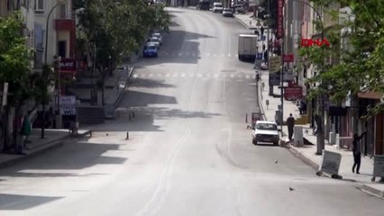 ADIYAMAN Besni'de bir cadde ve pazar kapatıldı