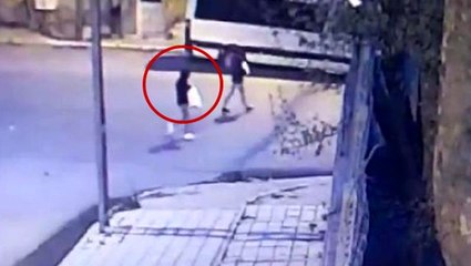 Yeni doğan bebeğini boş arsaya bırakan vicdansız baba, kameralara yakalandı