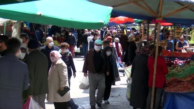 Ankara'da, kısıtlama sonrası alışveriş yoğunluğu