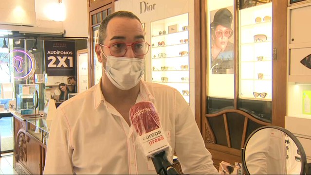 Las ópticas facilitarán gel y mascarillas a todos los clientes