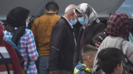 Grecia comienza el traslado de personas vulnerables desde las islas