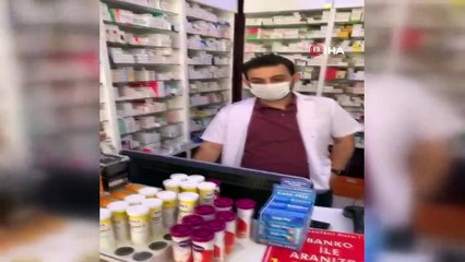 Kimliğini gösterip 5 adet maskı aldı, o anları sosyal medya hesabından dünya ile paylaştı