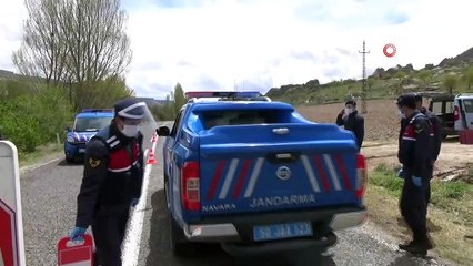 Cenaze namazı sonrası vaka sayısı artan köyde karantina devam ediyor