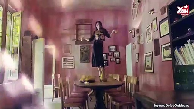 Diện đồ hiệu nhưng Địch Lệ Nhiệt Ba vẫn ‘kém sang’ hơn đàn em, phải chăng cô đã qua thời đỉnh cao nhan sắc?¨