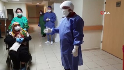 96 yaşındaki yaşlı kadın korona virüsünü yendi