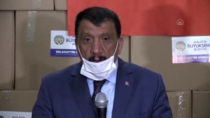Malatya Büyükşehir Belediyesi, ürettirdiği 600 bin maskeyi teslim etti