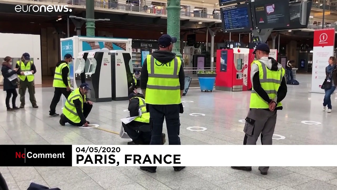 Zeichen am Boden: Paris bereitet sich auf den 11. Mai vor