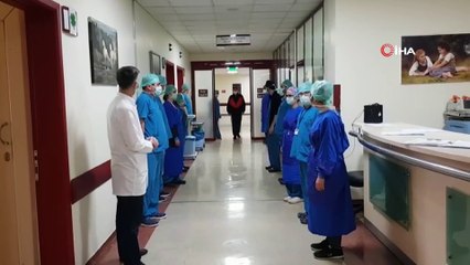 Korona virüsü yenen taksi şoförünü ‘Antep’in hamamları’ türküsüyle taburcu ettiler